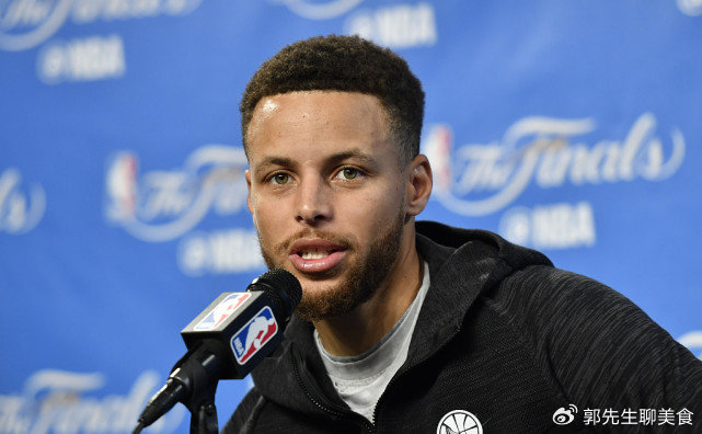 开云体育平台app-库里评历史最强阵容，科比詹皇均无缘，网友：这阵容能82胜0负|奥尼尔|斯蒂芬·库里|乔丹|勒布朗·詹姆斯|科比·布莱恩特_新浪体育_新浪新闻