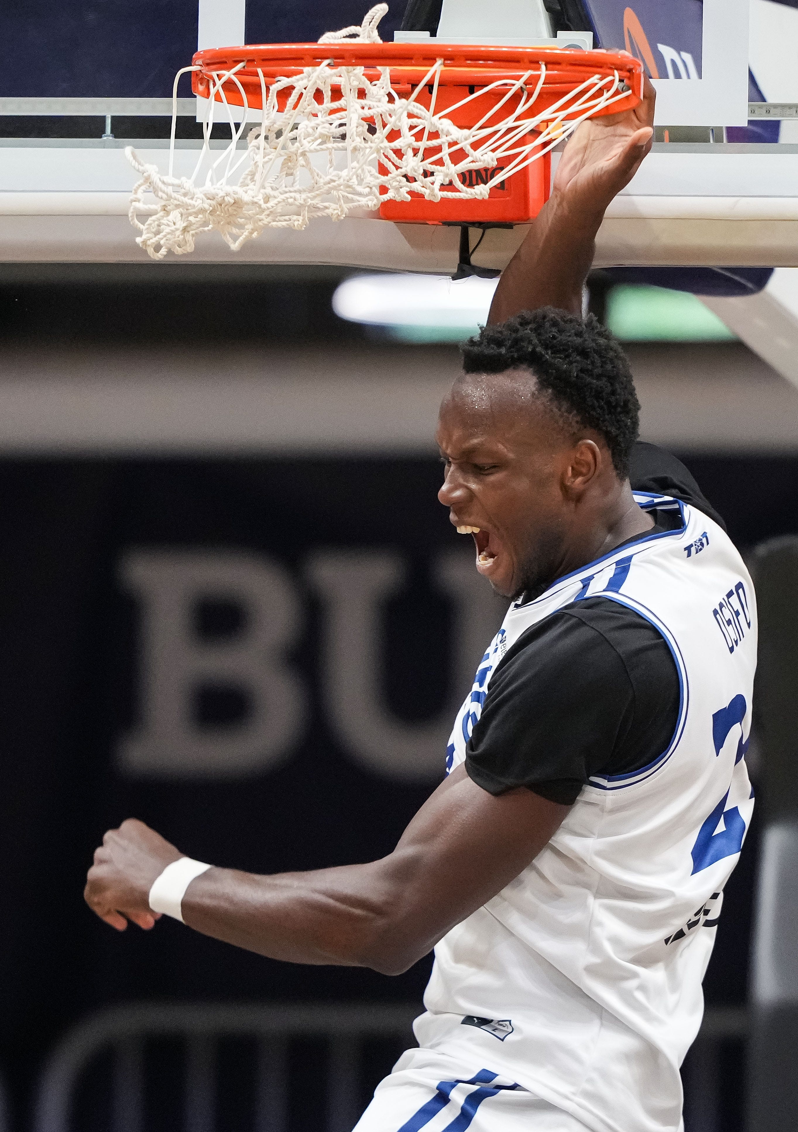 开云体育入口-队记：马刺已签下锋线球员奥萨伊-奥西福 21人大名单已齐整