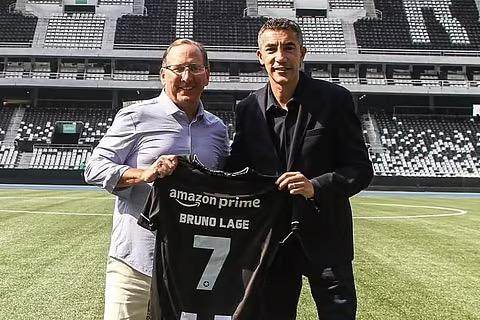 开云体育官方网站-没有人比这个美国佬更懂“当被告”的滋味