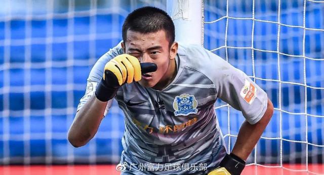 开云体育官网-韩佳奇:程月磊对我言传身教 梦想能够为国出战