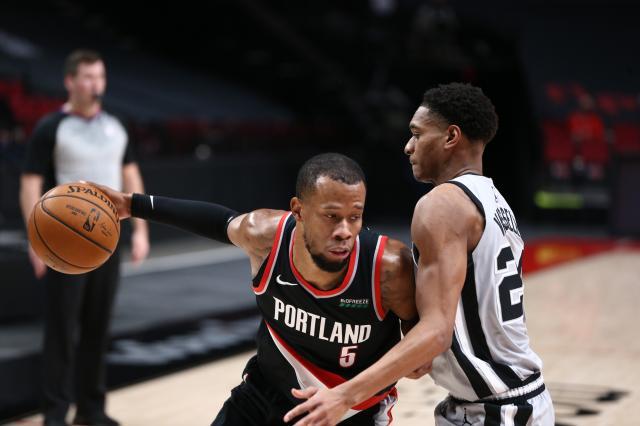 CJ至少缺席4周 胡德能否成为利拉德的最佳搭档？